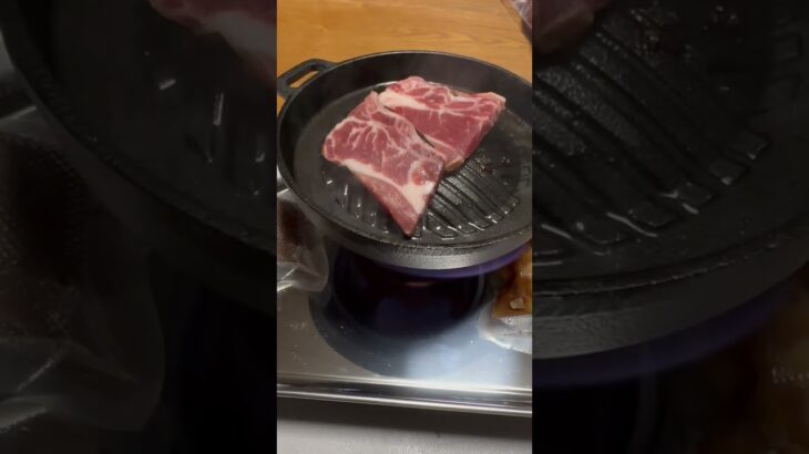 【肉ガチャ】【自販機】【ダイソー】ダイソーの焼肉鉄板で一人焼肉