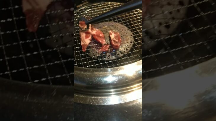 【一人焼肉🥩肉を燃やしてご飯にオンしただけの動画】♯shorts